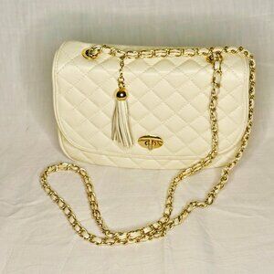 Vintage Toni Quilted Cream Leather Shoulder Bag Crossbody Goldtone Chain/Tassel